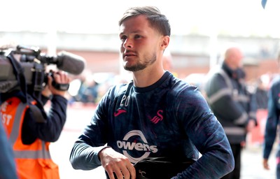 060424 - Middlesbrough v Swansea City - Sky Bet Championship - The Swansea City team arrive