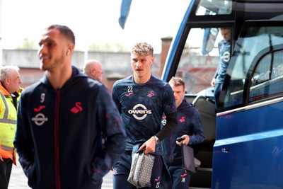 060424 - Middlesbrough v Swansea City - Sky Bet Championship - The Swansea City team arrive