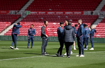 060424 - Middlesbrough v Swansea City - Sky Bet Championship - The Swansea City team arrive and check out the pitch