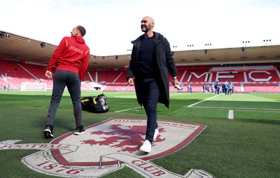 060424 - Middlesbrough v Swansea City - Sky Bet Championship - The Swansea City team arrive and check out the pitch Swansea City head coach Luke Williams