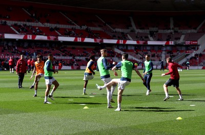 060424 - Middlesbrough v Swansea City - Sky Bet Championship - The Swansea City team arrive and check out the pitch Swansea City players warm up