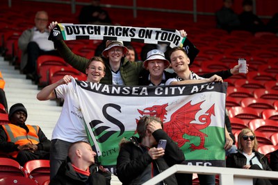 060424 - Middlesbrough v Swansea City - Sky Bet Championship - The Swansea City team arrive and check out the pitch Swansea City fans