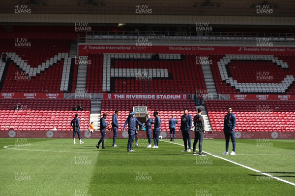 060424 - Middlesbrough v Swansea City - Sky Bet Championship - The Swansea City team arrive and check out the pitch