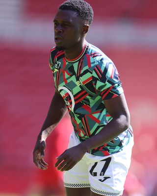 090825 - Middlesbrough v Swansea City - Sky Bet Championship - Swansea City's Zeidane Inoussa warms up prior to the game