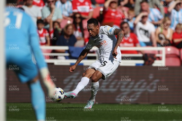 090825 - Middlesbrough v Swansea City - Sky Bet Championship - Swansea City's Ronald tries a shot at goal