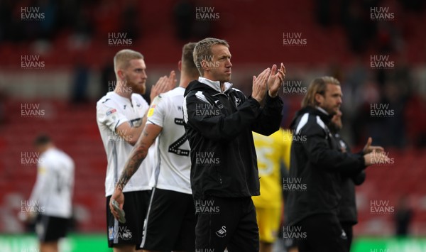 220918 - Middlesbrough v Swansea City - SkyBet Championship - Swansea City players and manager Graham Potter applaud their fans