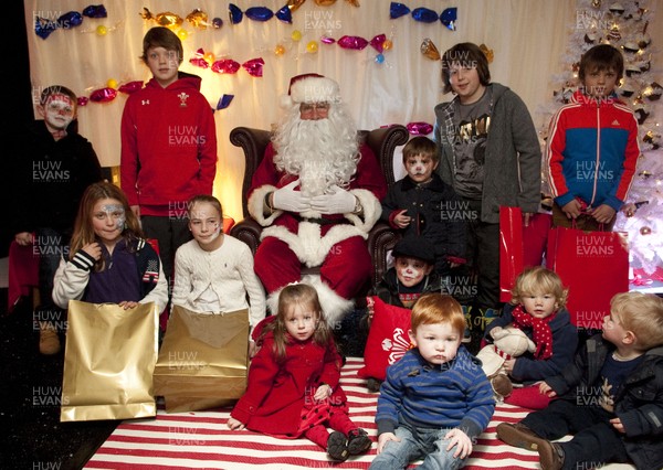 111212 - Millennium Stadium Santa Nights -  Mums, Dads and Kids enjoy the Millennium Stadium Santa nights tour    