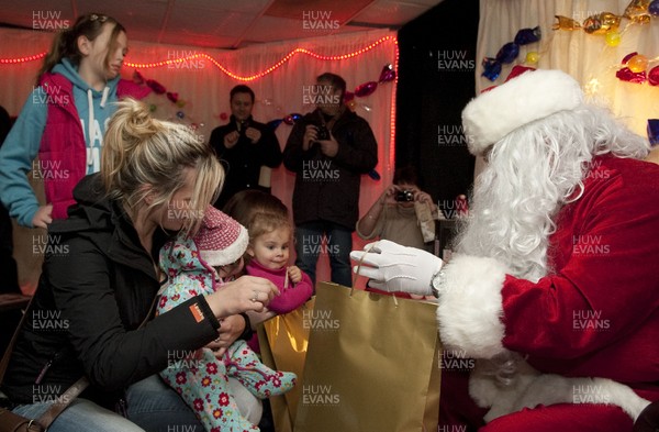 111212 - Millennium Stadium Santa Nights -  Mums, Dads and Kids enjoy the Millennium Stadium Santa nights tour    