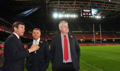 05.11.10. Millennium Stadium, new screens... L-r Roger Lewis WRU Chief Executive, Phil Smith CEO Cisco UK, First Minister Carwyn Jones AM with the new screens at the Millennium Stadium. 