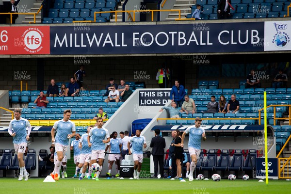 030922 - Millwall v Cardiff City - Sky Bet Championship - Cardiff squad come out to warm up
