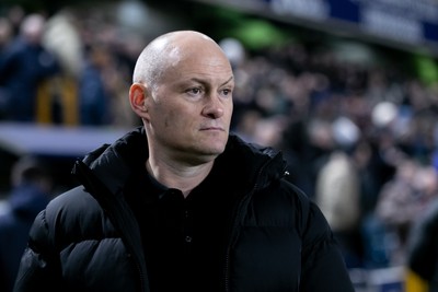 210125 - Millwall v Cardiff City - Sky Bet Championship - Alex Neil manager of Millwall looks on