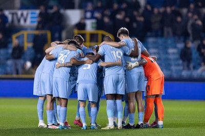 210125 - Millwall v Cardiff City - Sky Bet Championship - Players of Cardiff City huddle prior to the kick off