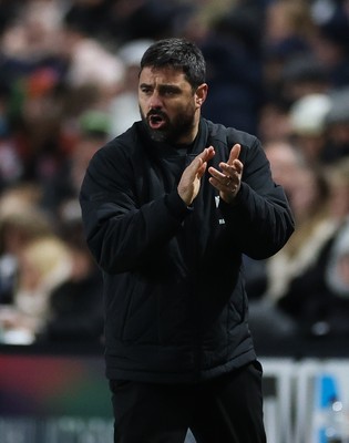 040126 - Millwall v Swansea City, EFL Sky Bet Championship - Swansea City head coach Vitor Matos