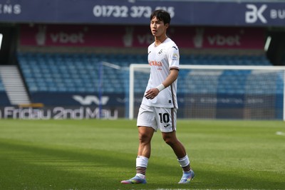 260425 - Millwall v Swansea City - Sky Bet Championship - Eom Ji-Sung of Swansea