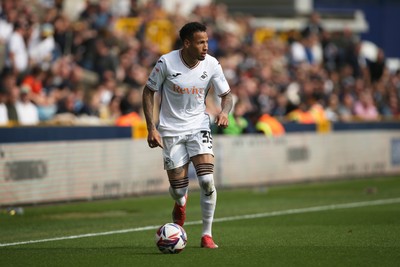 260425 - Millwall v Swansea City - Sky Bet Championship - Ronald of Swansea on the ball 