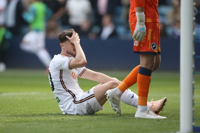 260425 - Millwall v Swansea City - Sky Bet Championship - Liam Cullen of Swansea reacts to a missed chance 
