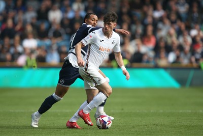 260425 - Millwall v Swansea City - Sky Bet Championship - Josh Key  of Swansea on the ball 