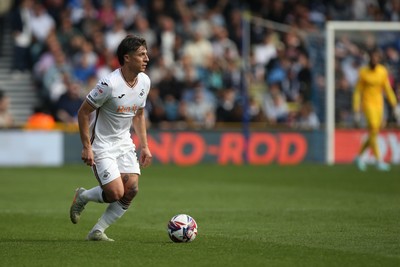 260425 - Millwall v Swansea City - Sky Bet Championship - Goncalo Franco of Swansea on the ball 
