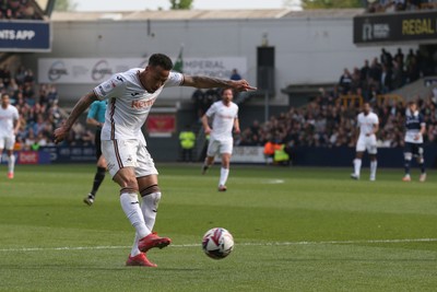 260425 - Millwall v Swansea City - Sky Bet Championship - Ronald of Swansea shoots 