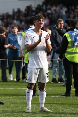 260425 - Millwall v Swansea City - Sky Bet Championship - Goncalo Franco of Swansea applauds the travelling fans