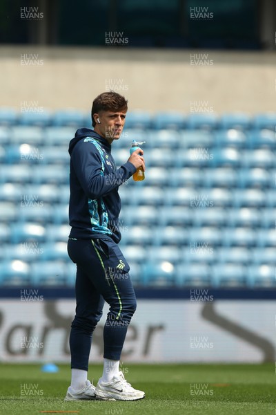 260425 - Millwall v Swansea City - Sky Bet Championship - Gonçalo Franco of Swansea on arrival 