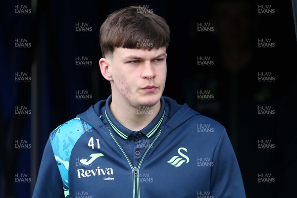 260425 - Millwall v Swansea City - Sky Bet Championship - Sam Parker of Swansea on arrival 