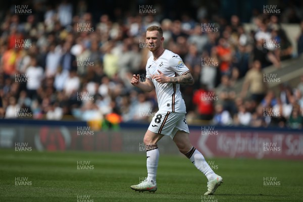 260425 - Millwall v Swansea City - Sky Bet Championship - Lewis O'Brien of Swansea