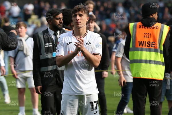 260425 - Millwall v Swansea City - Sky Bet Championship - Goncalo Franco of Swansea applauds the travelling fans