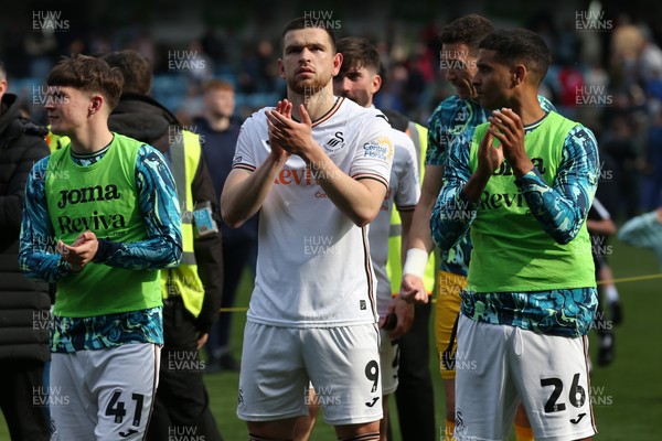 260425 - Millwall v Swansea City - Sky Bet Championship - Zan Vipotnik of Swansea applauds the travelling fans 