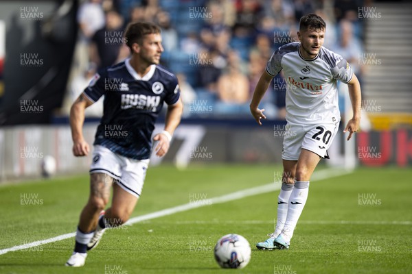 300923 - Millwall v Swansea City - Sky Bet Championship - Liam Cullen of Swansea City in action
