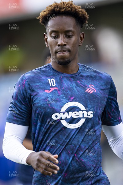 300923 - Millwall v Swansea City - Sky Bet Championship - Jamal Lowe of Swansea City during the warm up