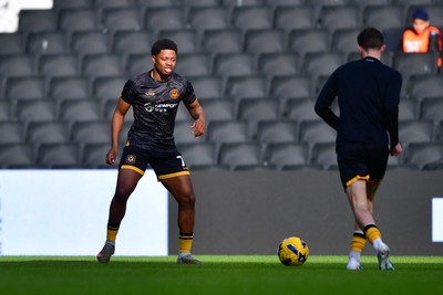 140226 - Milton Keynes Dons v Newport County - Sky Bet League 2 - Bobby Kamwa of Newport County during the warm up