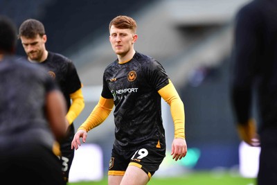 140226 - Milton Keynes Dons v Newport County - Sky Bet League 2 - Ged Garner of Newport County during the warm up