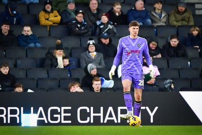 140226 - Milton Keynes Dons v Newport County - Sky Bet League 2 - Jordan Wright of Newport County 
