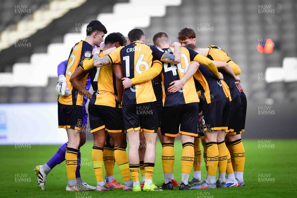 140226 - Milton Keynes Dons v Newport County - Sky Bet League 2 - Newport huddle
