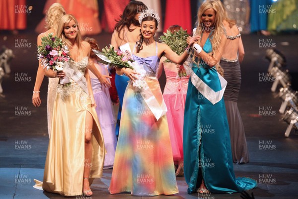 19.07.08 - Miss Wales 2008 Finals, CIA, Cardiff Miss Wales 2008 Chloe-Beth Morgan from Cwmbran, centre, with runners up Leila James from Cardiff (left) and Lauren Knowles from Prestatyn 