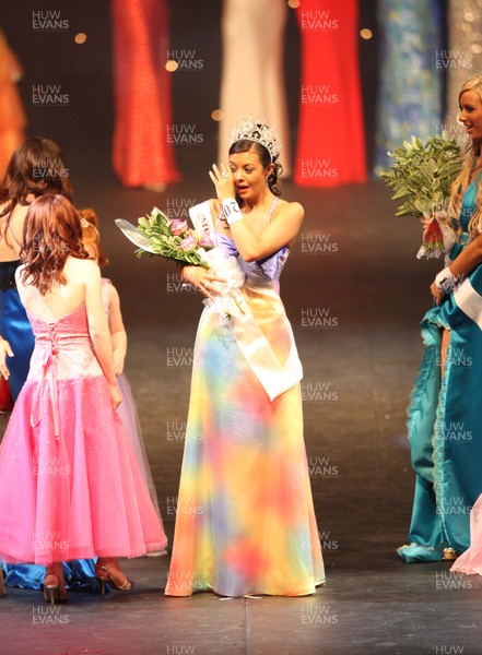 19.07.08 - Miss Wales 2008 Finals, CIA, Cardiff Chloe-Beth Morgan from Cwmbran is crowned Miss Wales 2008 