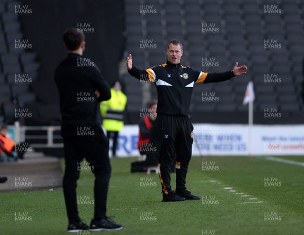 230219 MK Dons v Newport County - Sky Bet League 2 -   Newport manager Michael Flynn complains to the fourth official
