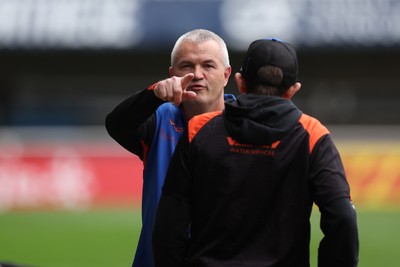 030526 - Montpellier Herault Rugby v Dragons RFC - EPCR Challenge Cup Semi Final - Dragons team arrive at the stadium