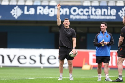 030526 - Montpellier Herault Rugby v Dragons RFC - EPCR Challenge Cup Semi Final - Dragons team arrive at the stadium