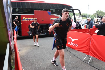030526 - Montpellier Herault Rugby v Dragons RFC - EPCR Challenge Cup Semi Final - Seb Davies of Dragons arrives at the stadium