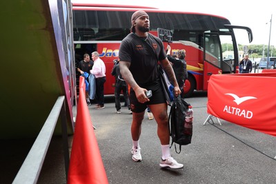 030526 - Montpellier Herault Rugby v Dragons RFC - EPCR Challenge Cup Semi Final - Levi Douglas of Dragons arrives at the stadium