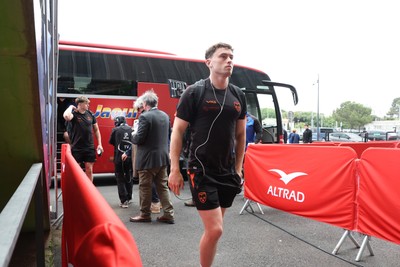 030526 - Montpellier Herault Rugby v Dragons RFC - EPCR Challenge Cup Semi Final - Dragons team arrive at the stadium