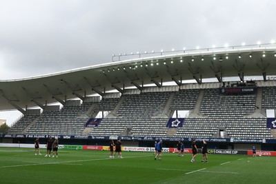 030526 - Montpellier Herault Rugby v Dragons RFC - EPCR Challenge Cup Semi Final - Dragons team arrive at the stadium