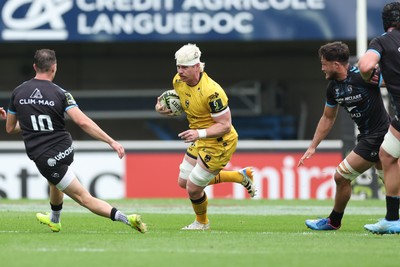 030526 - Montpellier Herault Rugby v Dragons RFC - EPCR Challenge Cup Semi Final - Aaron Wainwright of Dragons 