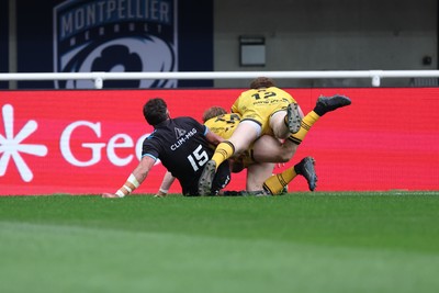 030526 - Montpellier Herault Rugby v Dragons RFC - EPCR Challenge Cup Semi Final - Aneurin Owen of Dragons scores their first try