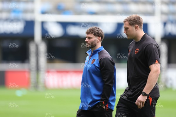 030526 - Montpellier Herault Rugby v Dragons RFC - EPCR Challenge Cup Semi Final - Thomas Young and Ben Carter of Dragons arrive at the stadium