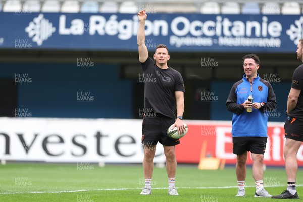 030526 - Montpellier Herault Rugby v Dragons RFC - EPCR Challenge Cup Semi Final - Dragons team arrive at the stadium