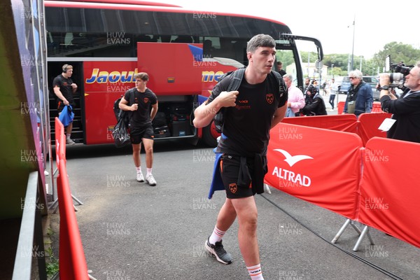 030526 - Montpellier Herault Rugby v Dragons RFC - EPCR Challenge Cup Semi Final - Seb Davies of Dragons arrives at the stadium
