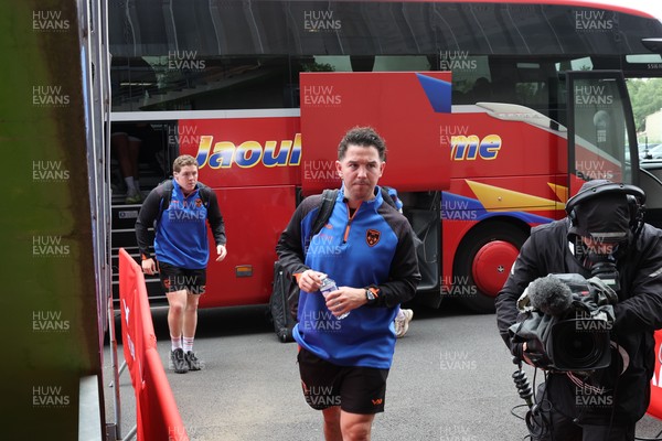 030526 - Montpellier Herault Rugby v Dragons RFC - EPCR Challenge Cup Semi Final - Dragons team arrive at the stadium